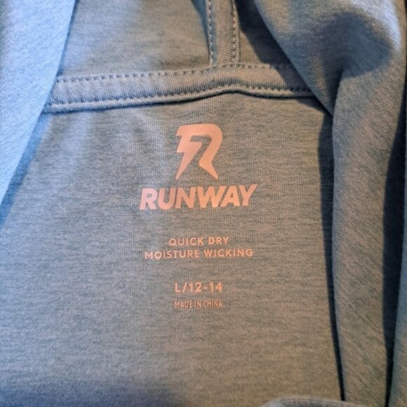 Runway girls size large or 12/14 hooded long sleeved shirt quick dry - Picture 4 of 7